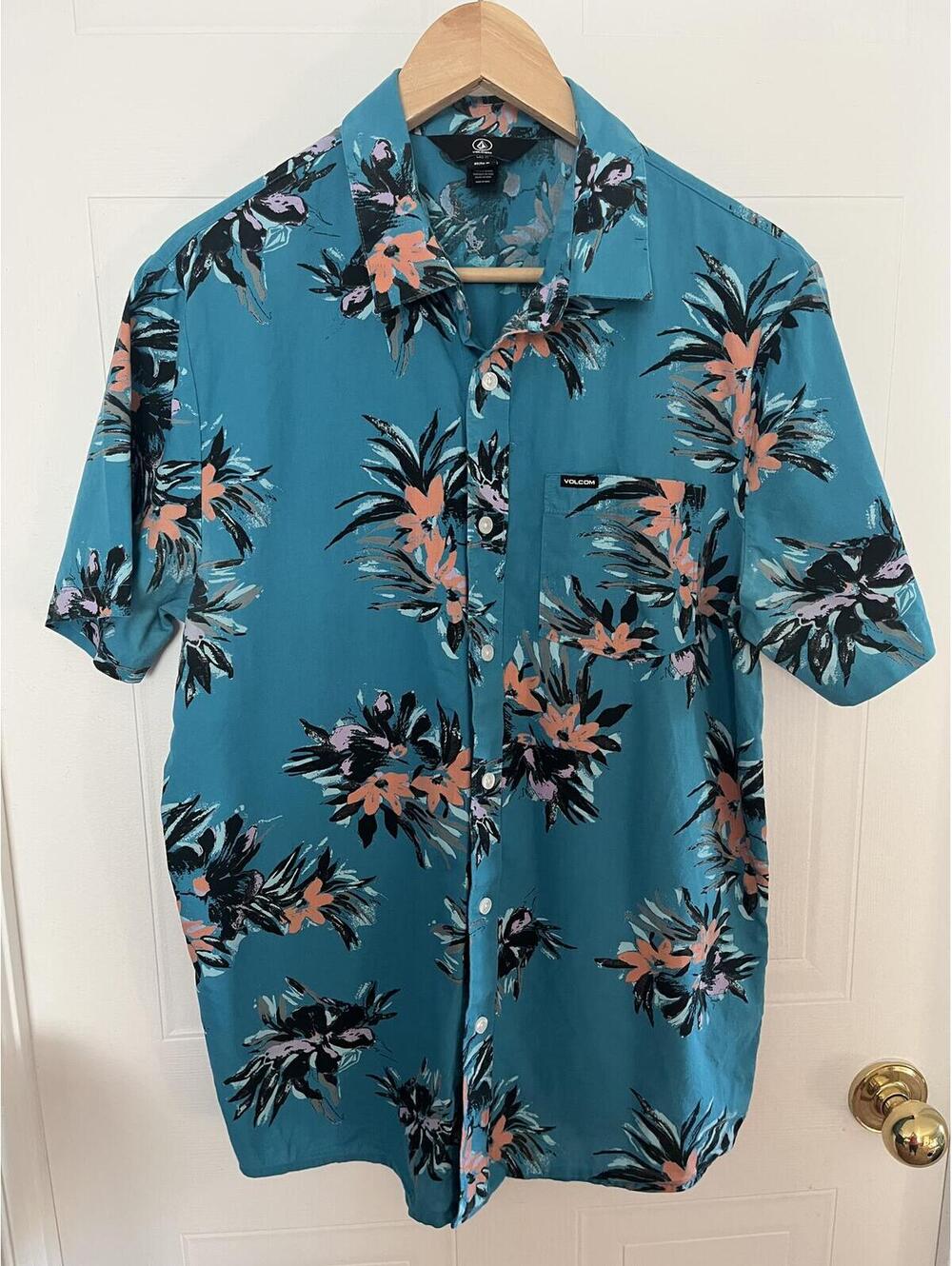 #216 Volcom Men's Floral Hawaiian Shirt